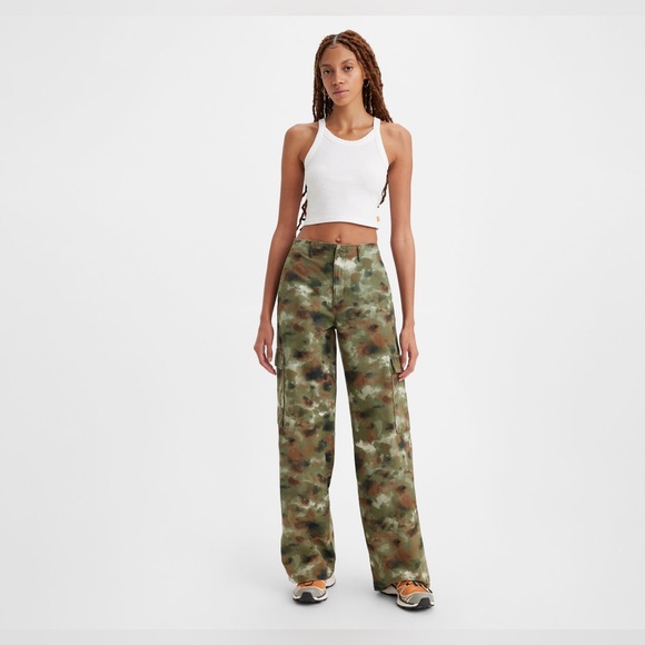 Levi's Multicolor Camouflage Baggy Cargos Size Women’s 30 x 30 - Picture 1 of 9